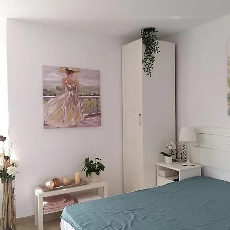 Apartment Neu Renoviertes, Huebsches Und Gemuetliches Mit Balkon Und Meerblick *