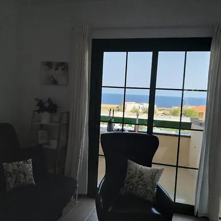 Neu Renoviertes, Huebsches Und Gemuetliches Mit Balkon Und Meerblick Apartment *